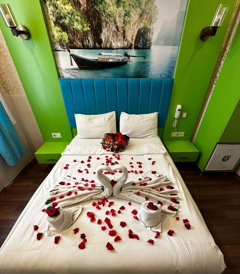 Hotel Megaron Istanbul Bagian luar foto